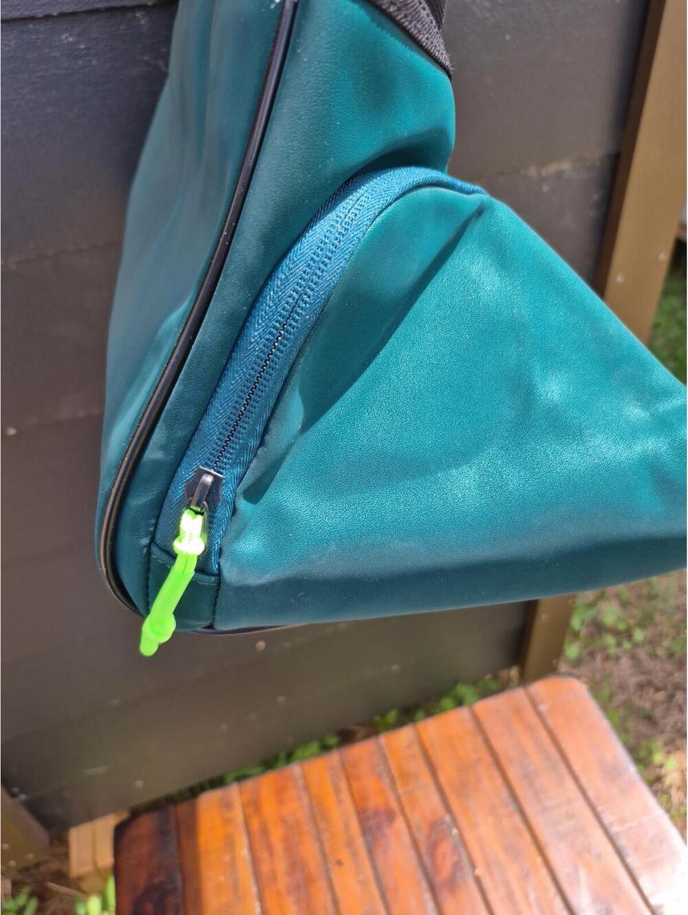 WILSON Blade V9 Super Tour Tennis Racket Bags - Duffel, Green/Black - Picture 7 of 8